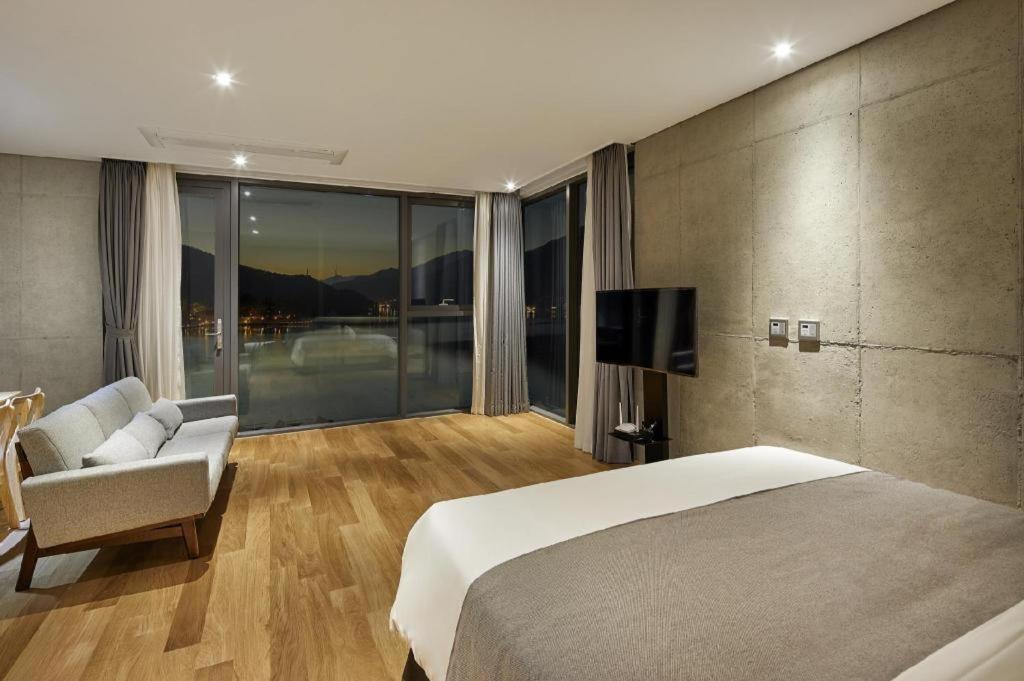 Hotel Haus Gapyeong Exterior photo